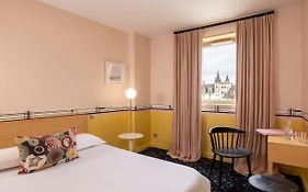 L'Hotel